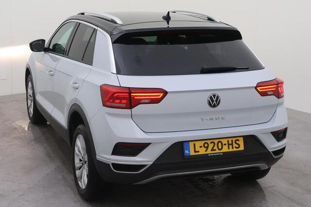 Volkswagen T-Roc 1.0 TSI Style / CAMERA/ GETINT GLAS/ NAVI/ CLIMA/ 17" LMV