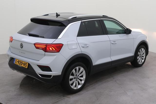 Volkswagen T-Roc 1.0 TSI Style / CAMERA/ GETINT GLAS/ NAVI/ CLIMA/ 17" LMV