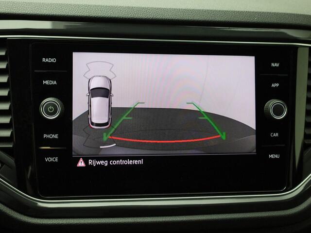 Volkswagen T-Roc 1.5TSI/150PK Sport · Navigatie · Camera + Parkeersensoren · Stoelverwarming