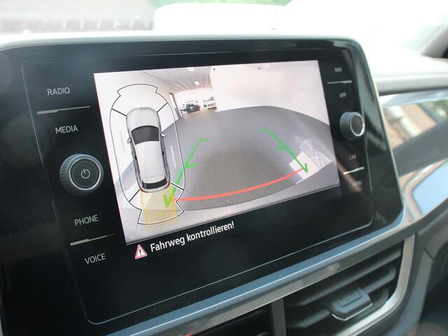 Volkswagen T-Roc 1.5 TSI 150pk DSG Style Navigatie Apple Carplay/Android Auto Digitale Cockpit Climate Control Lichtmetalen velgen