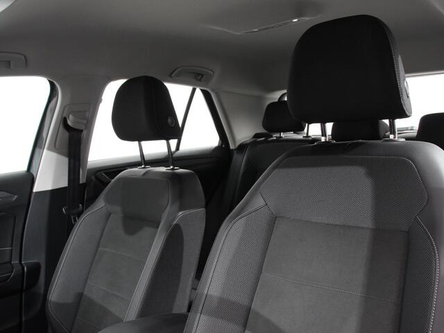 Volkswagen T-Roc 1.5 TSI 150pk DSG Style Navigatie Apple Carplay/Android Auto Digitale Cockpit Climate Control Lichtmetalen velgen