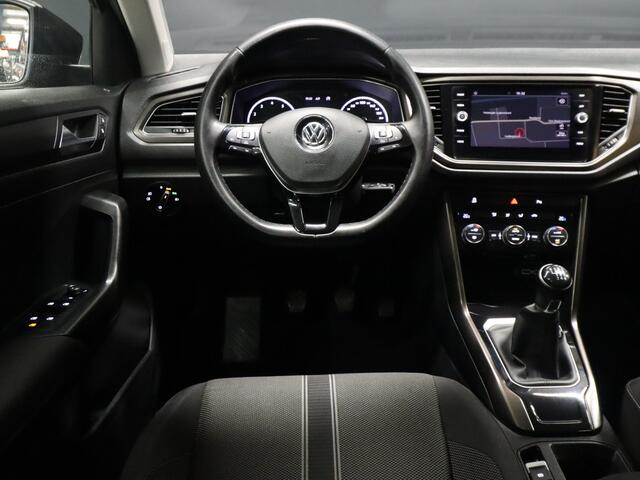 Volkswagen T-Roc 1.0 TSI Style [APPLE CARPLAY, PDC V+A, ADAPTIVE CRUISE CONTROL, CLIMATE CONTROL, STOEL MASSAGE, NAVIGATIE, NIEUWSTAAT]