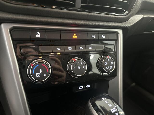 Volkswagen T-Roc 1.5 Tsi 150pk DSG Life · Apple/Android Car Play · Navi · P-Sensoren · Park Assist · Verkeersbord Herkenning · 18'' Inch · Garantie t/m 18-01-2027 of 100.000km