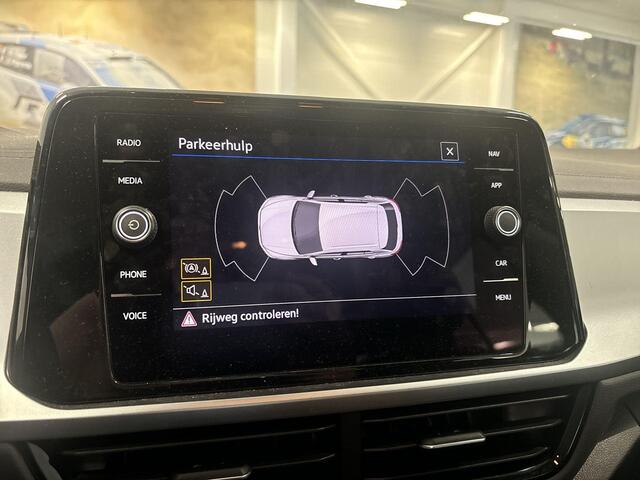 Volkswagen T-Roc 1.5 Tsi 150pk DSG Life · Apple/Android Car Play · Navi · P-Sensoren · Park Assist · Verkeersbord Herkenning · 18'' Inch · Garantie t/m 18-01-2027 of 100.000km