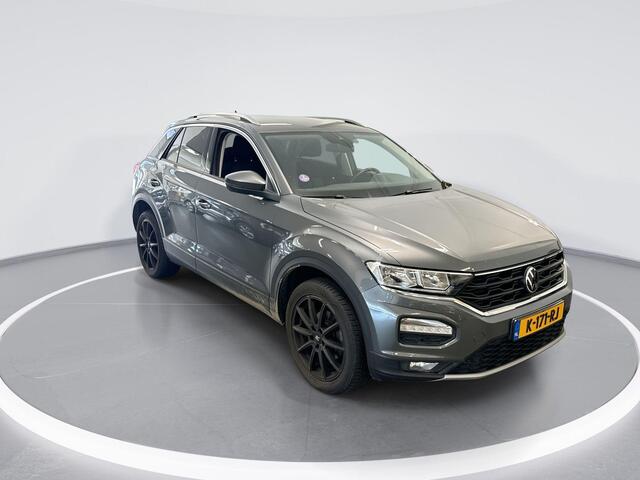 Volkswagen T-Roc 1.5 Tsi 150pk DSG Style · Apple/Android Car Play · Camera · Trekhaak · P-Sensoren · Navi · 18'' Inch ·