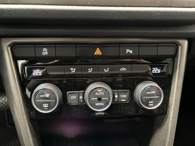 Volkswagen T-Roc 1.5 Tsi 150pk DSG Style · Apple/Android Car Play · Camera · Trekhaak · P-Sensoren · Navi · 18'' Inch ·