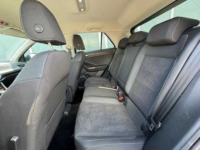 Volkswagen T-Roc 1.5 TSI 150pk DSG Style | IQ Light | Camera | Alcantara | Trekha