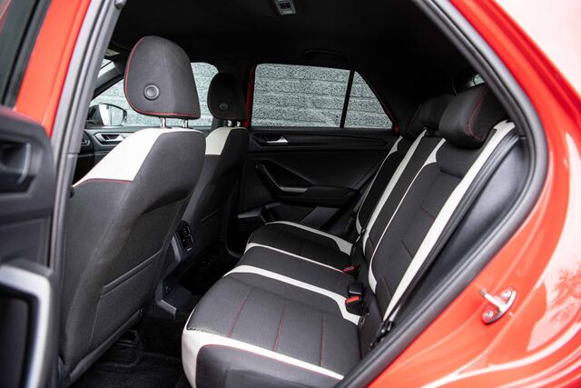 Volkswagen T-Roc 1.5 TSi 150 pk DSG-7 R-Line | Full LED | Camera | Virtual Cockpit