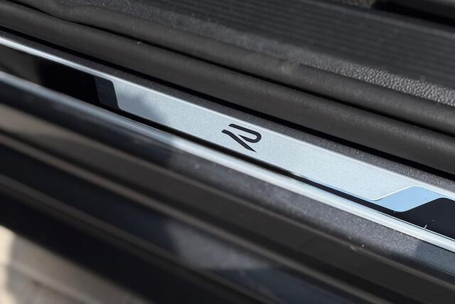 Volkswagen T-Roc 1.0 TSI R-Line 110pk - Navi - Virtual cockpit - ACC - LED - 2 x R-Line - Stoelverwarming - Rijklaar