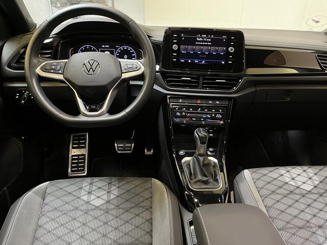 Volkswagen T-Roc 1.5 TSI R-Line / AUTOMAAT/ PANO/ 2X R-LINE/ GARANTIE TM 12-2028/ PARK. SENSOREN + CAMERA/ APP-CONNECT/ ADAPT. CRUISE/ KEYLESS/ 19" LMV/ STOEL-STUUR VERWARM.
