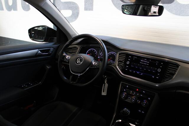 Volkswagen T-Roc 1.0 TSI Style | Incl. 12 maanden garantie | Adaptieve cruise control | Climate control | Apple carplay/Android auto | DAB radio | Navigatie | Parkeersensoren |