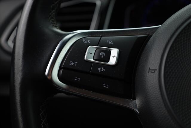 Volkswagen T-Roc 1.5 TSI | Navi | Afn. Trekhaak | Camera | Adapt. Cruise | Stoelverw.