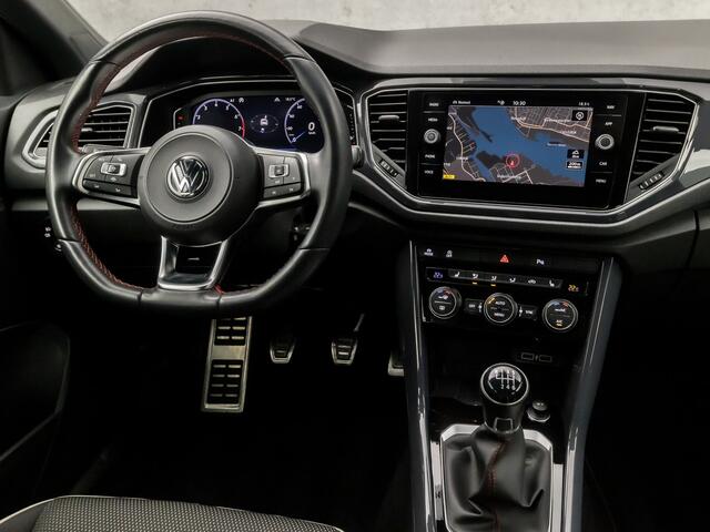 Volkswagen T-Roc 1.5 TSI Sport 150Pk (VIRTUAL COCKPIT, APPLE CARPLAY, GROOT NAVI, CAMERA, LED KOPLAMPEN, SPORTSTOELEN, ADAPTIVE CRUISE, MODE KNOP, STOELVERWARMING, NIEUWE APK, NIEUWSTAAT)