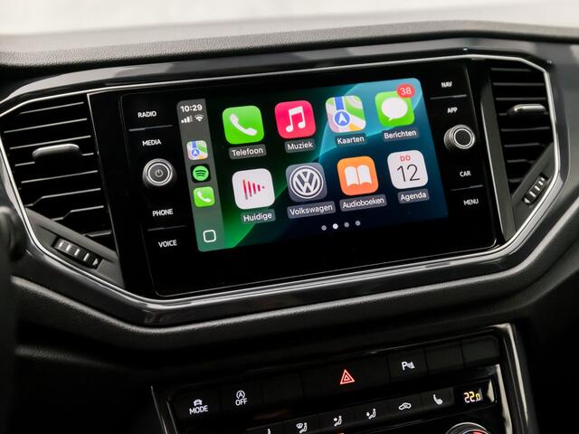 Volkswagen T-Roc 1.5 TSI Sport 150Pk (VIRTUAL COCKPIT, APPLE CARPLAY, GROOT NAVI, CAMERA, LED KOPLAMPEN, SPORTSTOELEN, ADAPTIVE CRUISE, MODE KNOP, STOELVERWARMING, NIEUWE APK, NIEUWSTAAT)