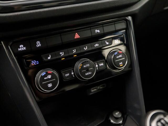 Volkswagen T-Roc 1.5 TSI Sport 150Pk (VIRTUAL COCKPIT, APPLE CARPLAY, GROOT NAVI, CAMERA, LED KOPLAMPEN, SPORTSTOELEN, ADAPTIVE CRUISE, MODE KNOP, STOELVERWARMING, NIEUWE APK, NIEUWSTAAT)