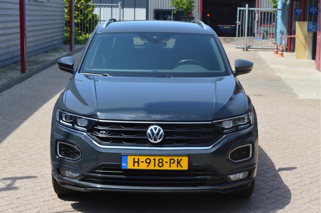 Volkswagen T-Roc 1.5 TSI Sport Business R O.a; PDC, Clima, ACC, Navi, Carplay, DAB, Digitaal dashboard, Rijklaar, Etc. All-in prijs!
