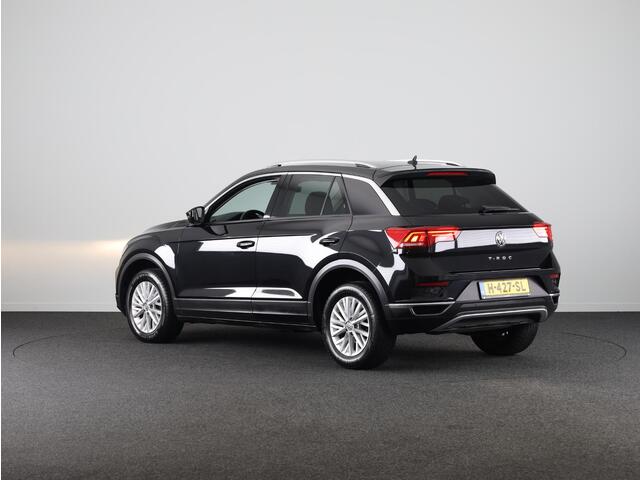Volkswagen T-Roc 1.0 TSI Style 115 pk | Navigatie | Parkeersensoren | Adaptieve cruise control | Autom. airco |