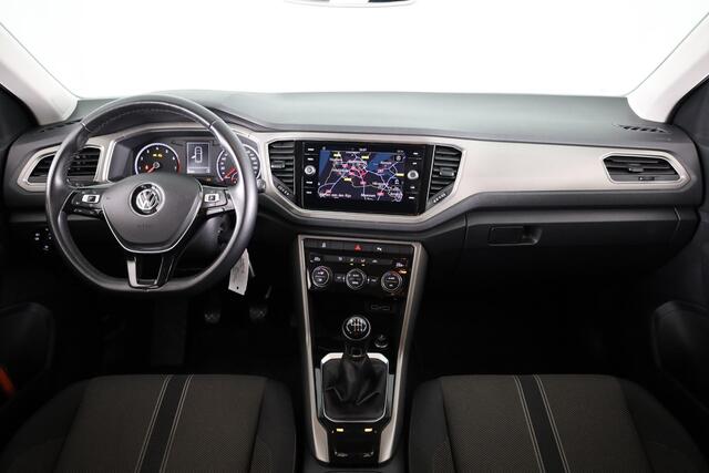 Volkswagen T-Roc 1.0 TSI Style 115 pk | Navigatie | Parkeersensoren | Adaptieve cruise control | Autom. airco |