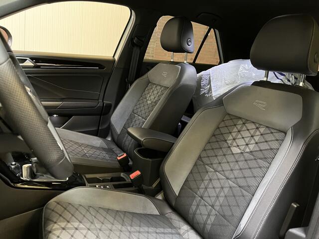 Volkswagen T-Roc 1.5 TSI R-Line / AUTOMAAT/ GARANTIE TM 04-2027/ STUUR+STUUR VERWARM./ TREKHAAK/ ELEK. ACHTERKLEP/ CAMERA/ PARK. SENSOREN V+A/ APP-CONNECT/ KEYLESS/ DRIVE SELECT/ DODE HOEK/ NAVI/ DAB/ LED/ ACC/ CLIMA/ ISOFI