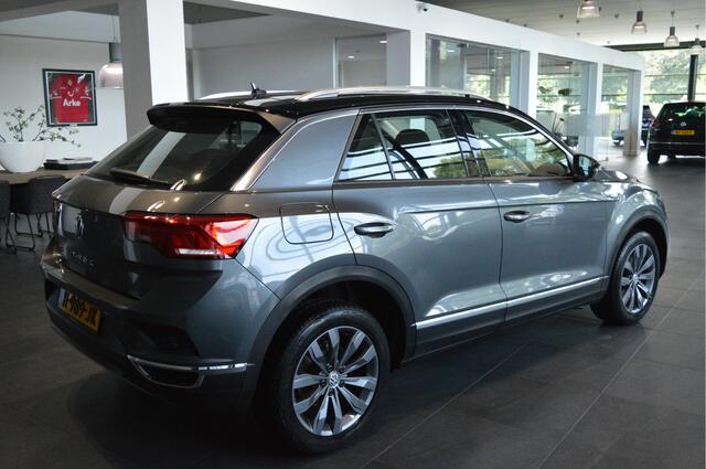 Volkswagen T-Roc 1.0 TSI Style navi clima camera led pdc trekhaak 17 inch !!