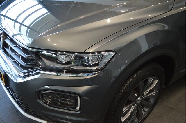 Volkswagen T-Roc 1.0 TSI Style navi clima camera led pdc trekhaak 17 inch !!