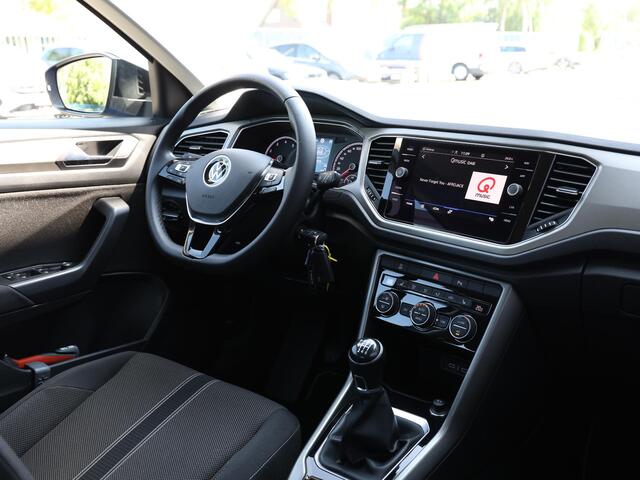 Volkswagen T-Roc 1.5 TSI Style 150PK | Navigatie | Trekhaak | Camera | Cruise control