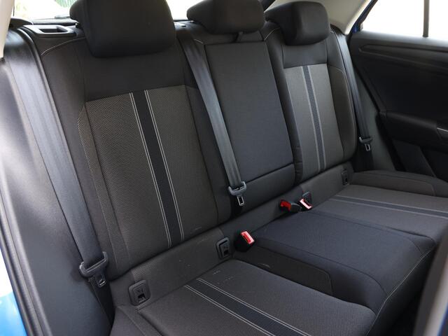 Volkswagen T-Roc 1.5 TSI Style 150PK | Navigatie | Trekhaak | Camera | Cruise control