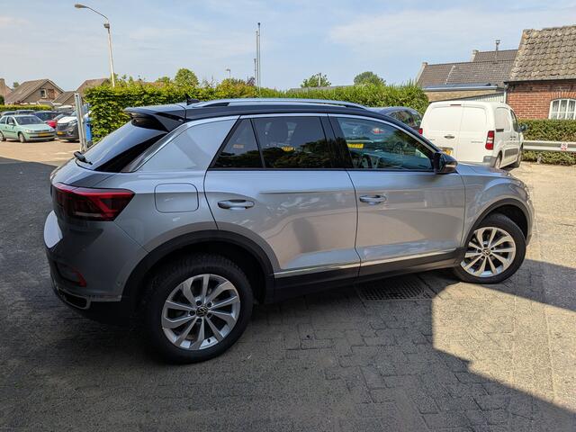 Volkswagen T-Roc 1.5 TSI Style, Trekhaak,Navi,dig dashboard.