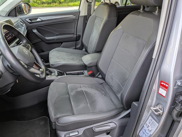 Volkswagen T-Roc 1.5 TSI Style, Trekhaak,Navi,dig dashboard.