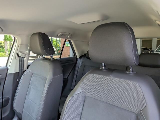 Volkswagen T-Roc 1.5 TSI Style, Trekhaak,Navi,dig dashboard.