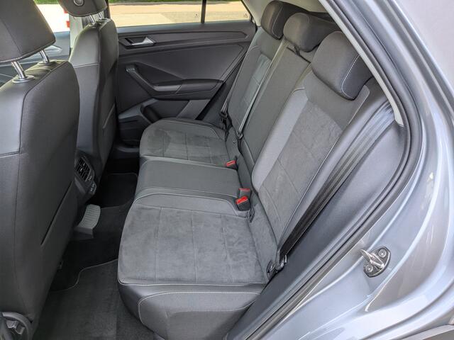 Volkswagen T-Roc 1.5 TSI Style, Trekhaak,Navi,dig dashboard.