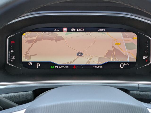 Volkswagen T-Roc 1.5 TSI Style, Trekhaak,Navi,dig dashboard.