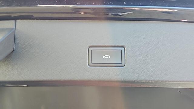 Volkswagen T-Roc 1.5 TSI Automaat Sport | Trekhaak | Elec. klep | 19" | Verwacht |