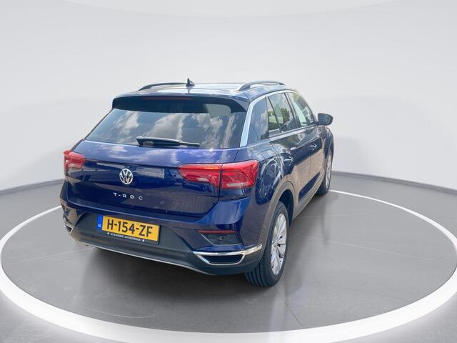 Volkswagen T-Roc 1.5 TSI 150pk DSG Sport · Navigatie · Parkeersensoren · Trekhaak afneembaar ·
