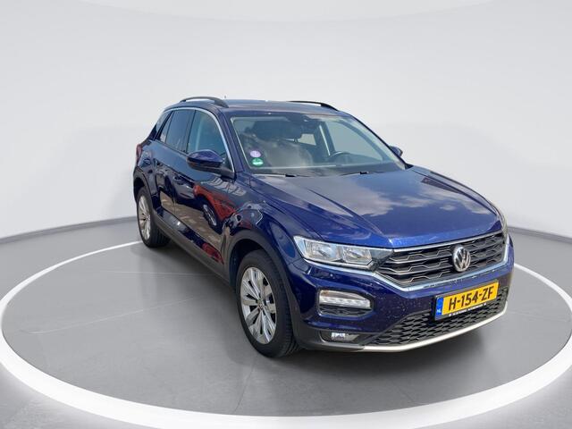 Volkswagen T-Roc 1.5 TSI 150pk DSG Sport · Navigatie · Parkeersensoren · Trekhaak afneembaar ·