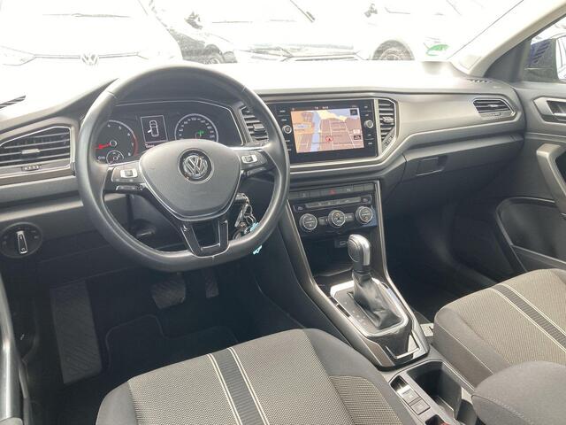Volkswagen T-Roc 1.5 TSI 150pk DSG Sport · Navigatie · Parkeersensoren · Trekhaak afneembaar ·
