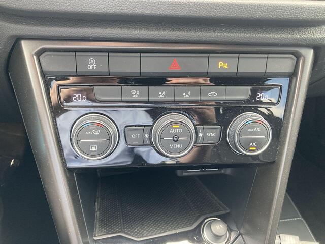 Volkswagen T-Roc 1.5 TSI 150pk DSG Sport · Navigatie · Parkeersensoren · Trekhaak afneembaar ·