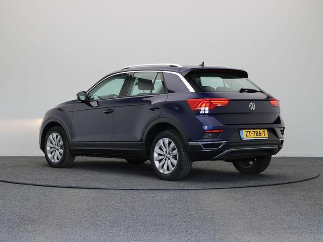 Volkswagen T-Roc 1.0 TSI Style | 17 inch Velgen | Climate Control | Navigatie | Parkeersensoren voor en achter |
