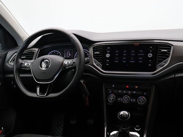 Volkswagen T-Roc 1.0 TSI Style | 17 inch Velgen | Climate Control | Navigatie | Parkeersensoren voor en achter |