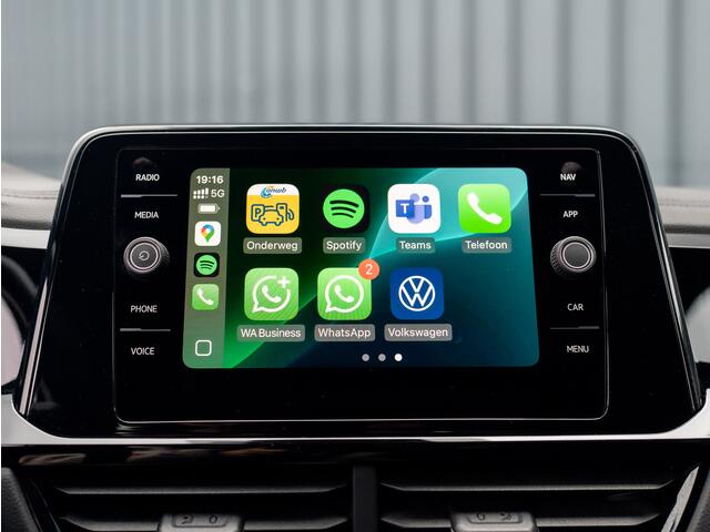Volkswagen T-Roc 1.5 TSI R-Line Business | Side Assist | Keyless | Elk A-klep | IQ Light | Camera | Prijs Rijklaar!!