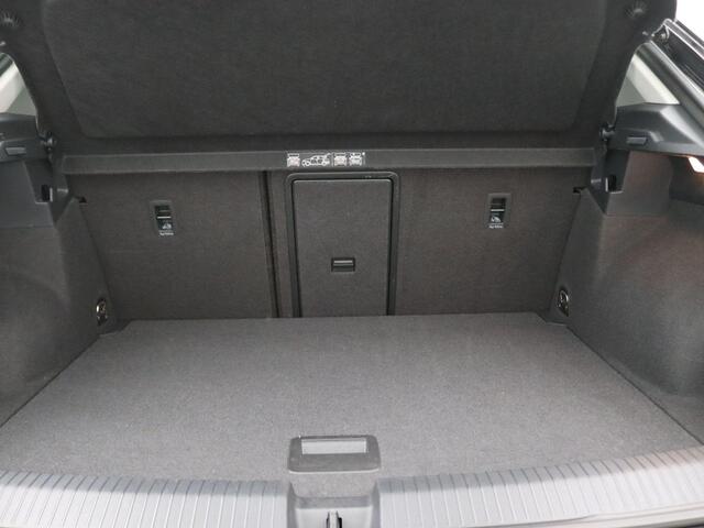 Volkswagen T-Roc 1.5 TSI Sport 150PK DSG Adaptieve Cruise Controle, Achteruitrijcamera, Alarm, Navi, Virtual Cockpit, Stoelverwarming, 17" LM velgen