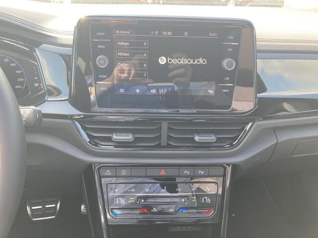 Volkswagen T-Roc 1.5 TSI 150pk DSG R-Line Blackstyle · Panoramadak · Camera + Parkeersensoren · Beats Audio