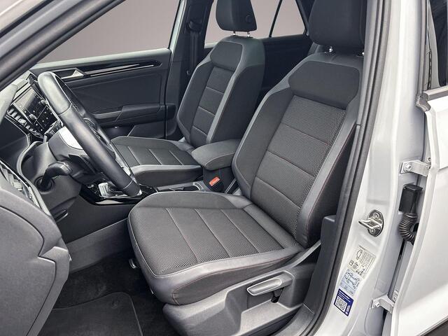 Volkswagen T-Roc Sport Business R 1.5 TSI 150pk DSG Automaat Trekhaak, Panoramadak, Adaptive cruise control, Elektrische achterklep, Achteruitrijcamera, Navigatie