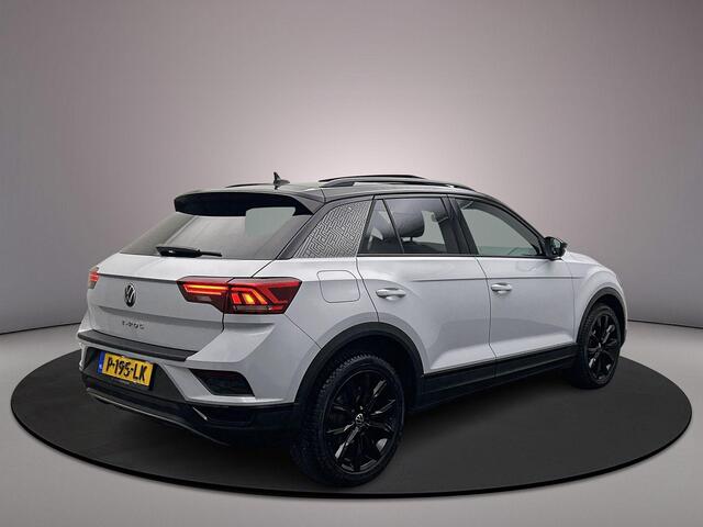 Volkswagen T-Roc Sport Business R 1.5 TSI 150pk DSG Automaat Trekhaak, Panoramadak, Adaptive cruise control, Elektrische achterklep, Achteruitrijcamera, Navigatie