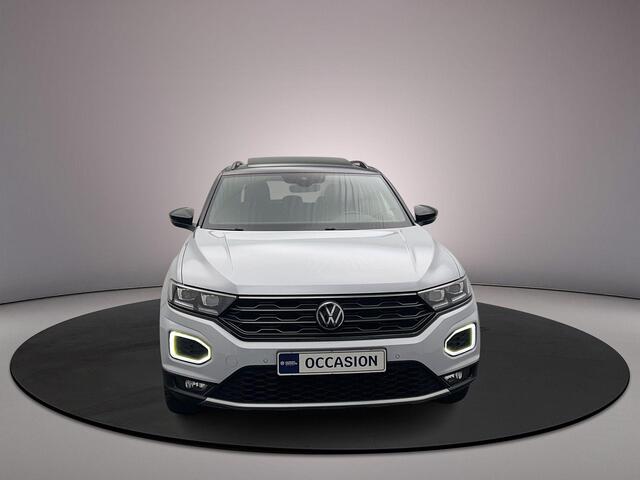 Volkswagen T-Roc Sport Business R 1.5 TSI 150pk DSG Automaat Trekhaak, Panoramadak, Adaptive cruise control, Elektrische achterklep, Achteruitrijcamera, Navigatie