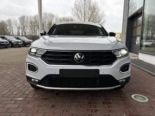 Volkswagen T-Roc 1.5 TSI 150pk DSG Sport / Panoramadak / Virtual Cockpit / Black Design Int. / Zwart Dak / Navi / Camera / Stoelverwarming