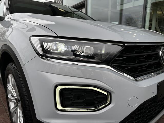 Volkswagen T-Roc 1.5 TSI 150pk DSG Sport / Panoramadak / Virtual Cockpit / Black Design Int. / Zwart Dak / Navi / Camera / Stoelverwarming