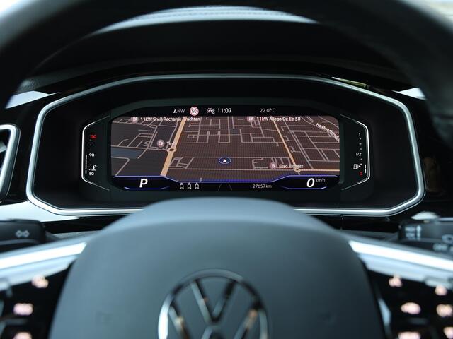 Volkswagen T-Roc 1.5 TSI R-Line 150PK DSG | Led | Navigatie | Trekhaak | Stoelverwarming | Blind spot