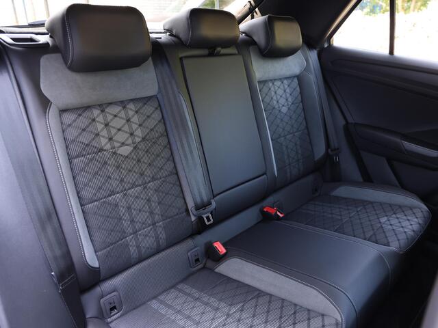 Volkswagen T-Roc 1.5 TSI R-Line 150PK DSG | Led | Navigatie | Trekhaak | Stoelverwarming | Blind spot