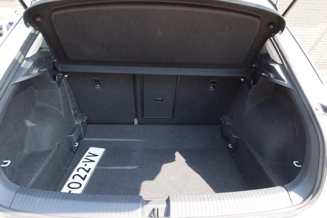 Volkswagen T-Roc 1.0 TSI STYLE, APPLE CARPLAY, TREKHAAK ENZ...